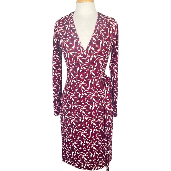 Ann Taylor Dresses & Skirts - Ann Taylor Classic Wrap Dress Women’s 6 Red White Holiday Career Preppy